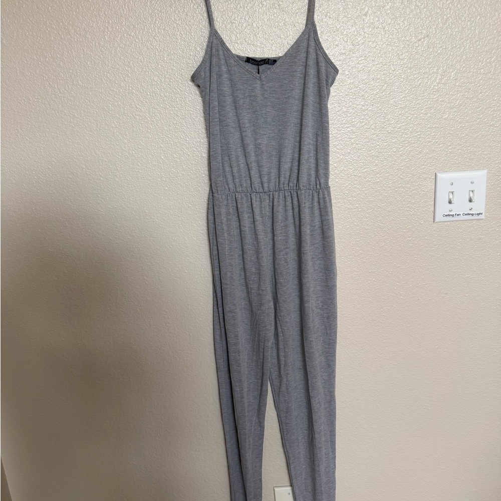 Boohoo Gray Cami Jumpsuit Women’s US 6 Basic Soft Stretch One Piece